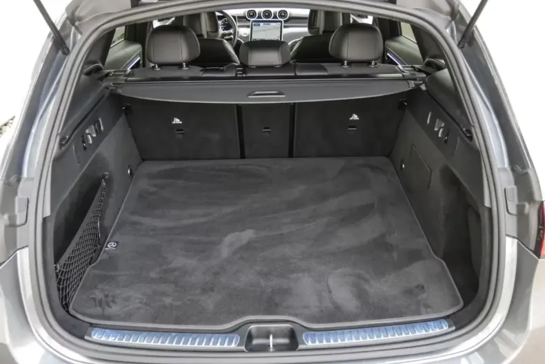 Mercedes-Benz GLC 200 din 2023 cu 47.829 km - oferta MER140797 - foto 4