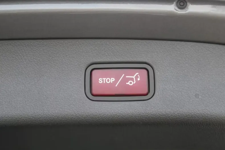 Mercedes-Benz GLC 200 din 2023 cu 47.829 km - oferta MER140797 - foto 5