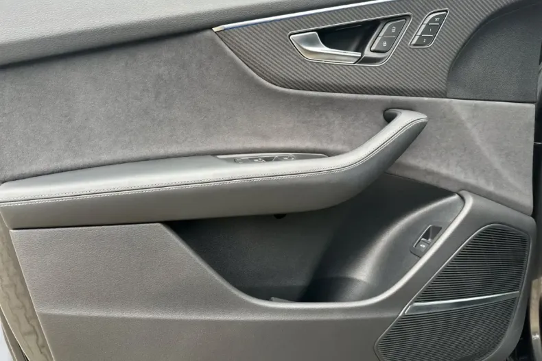 Audi RSQ8 din 2023 cu 22.190 km - oferta AUD140802 - foto 9