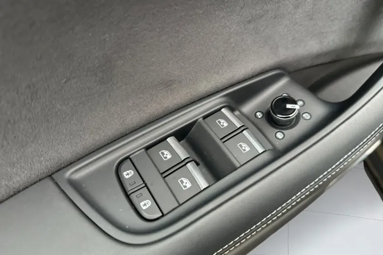 Audi RSQ8 din 2023 cu 22.190 km - oferta AUD140802 - foto 11