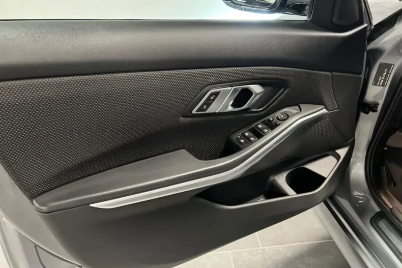 BMW 320 din 2022 cu 98.000 km - oferta BMW140808 - foto 18