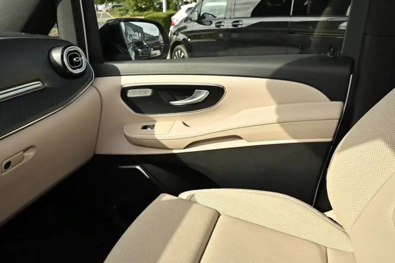 Mercedes-Benz V 300 din 2024 cu 18.910 km - oferta MER140820 - foto 12