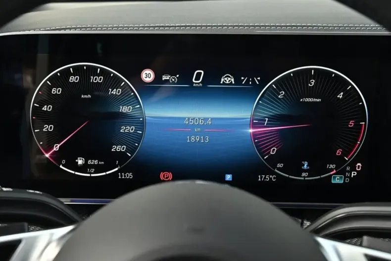 Mercedes-Benz V 300 din 2024 cu 18.910 km - oferta MER140820 - foto 13