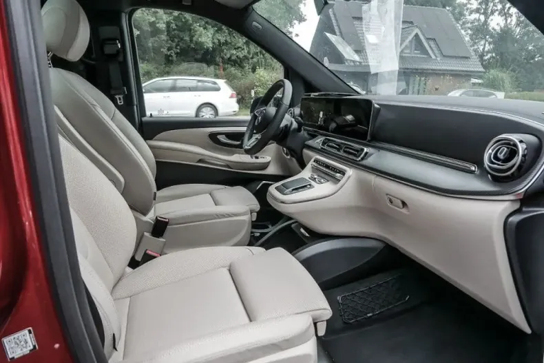Mercedes-Benz V 300 din 2024 cu 5.404 km - oferta MER140821 - foto 5