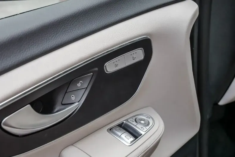 Mercedes-Benz V 300 din 2024 cu 5.404 km - oferta MER140821 - foto 13