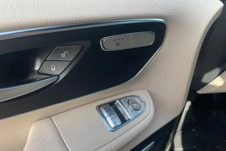 Mercedes-Benz V 300 din 2024 cu 4.964 km - oferta MER140822 - foto 5