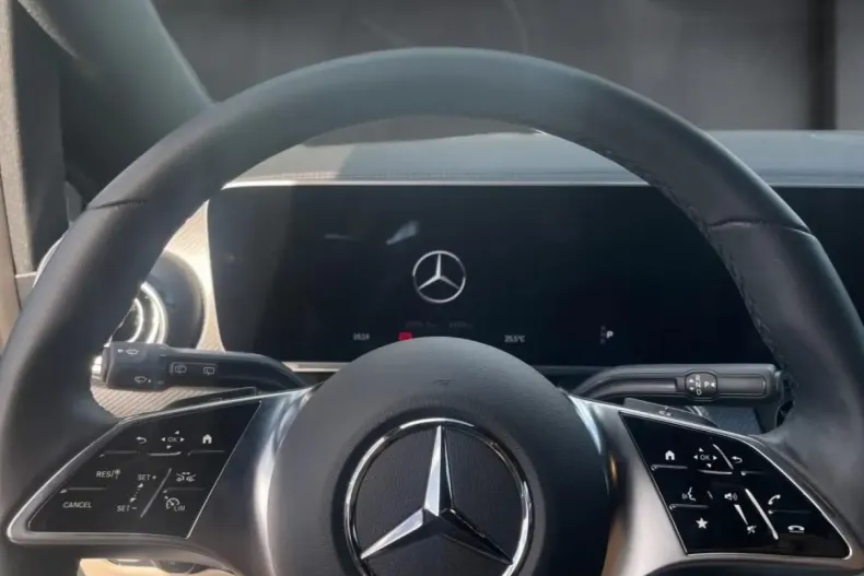 Mercedes-Benz V 300 din 2024 cu 4.964 km - oferta MER140822 - foto 7