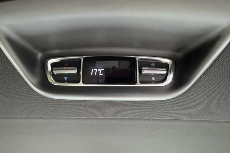 Mercedes-Benz V 300 din 2024 cu 10.537 km - oferta MER140824 - foto 11