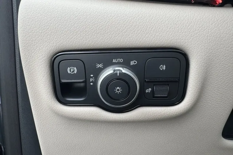 Mercedes-Benz V 300 din 2024 cu 10.537 km - oferta MER140824 - foto 17