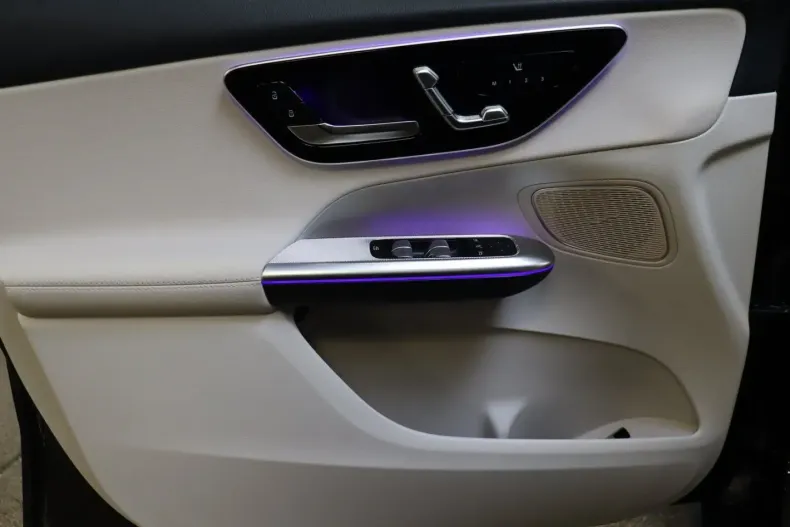 Mercedes-Benz GLC 300 din 2024 cu 13.100 km - oferta MER140840 - foto 8