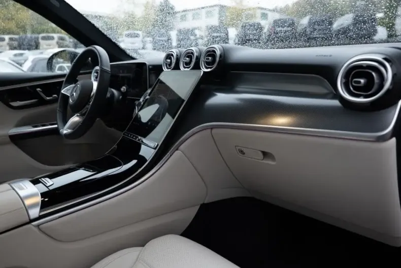 Mercedes-Benz GLC 300 din 2025 cu 14.310 km - oferta MER140841 - foto 2