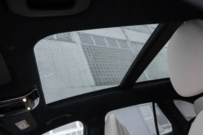 Mercedes-Benz GLC 300 din 2025 cu 14.310 km - oferta MER140841 - foto 19