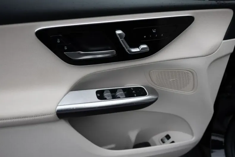 Mercedes-Benz GLC 300 din 2025 cu 14.310 km - oferta MER140841 - foto 20