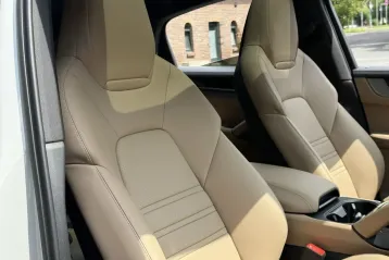 Porsche Cayenne din 2025 - oferta POR140847