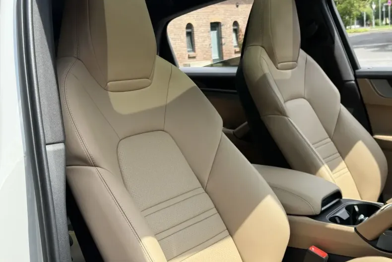 Porsche Cayenne din 2025 cu 10.900 km - oferta POR140847 - foto 1