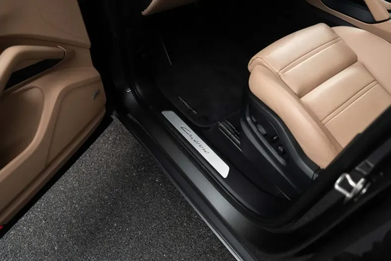 Porsche Cayenne din 2024 cu 6.300 km - oferta POR140854 - foto 8