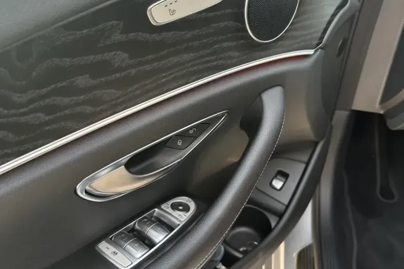 Mercedes-Benz E 200 din 2022 cu 30.000 km - oferta MER140871 - foto 14