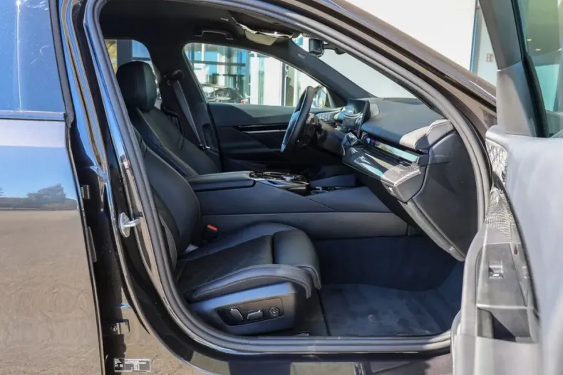 BMW 540 din 2025 cu 24.962 km - oferta BMW140873 - foto 4