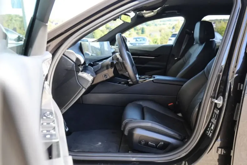 BMW 540 din 2025 cu 24.962 km - oferta BMW140873 - foto 12