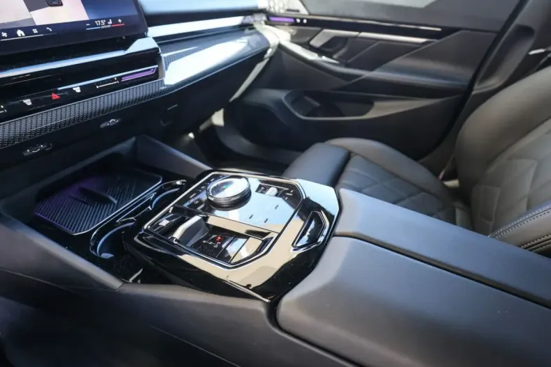 BMW 540 din 2025 cu 24.962 km - oferta BMW140873 - foto 21