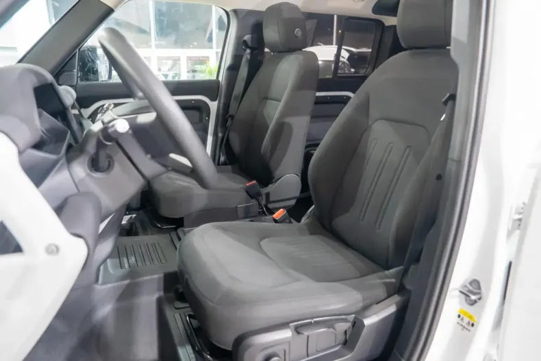 Land Rover Defender din 2021 cu 119.597 km - oferta LAN140896 - foto 11