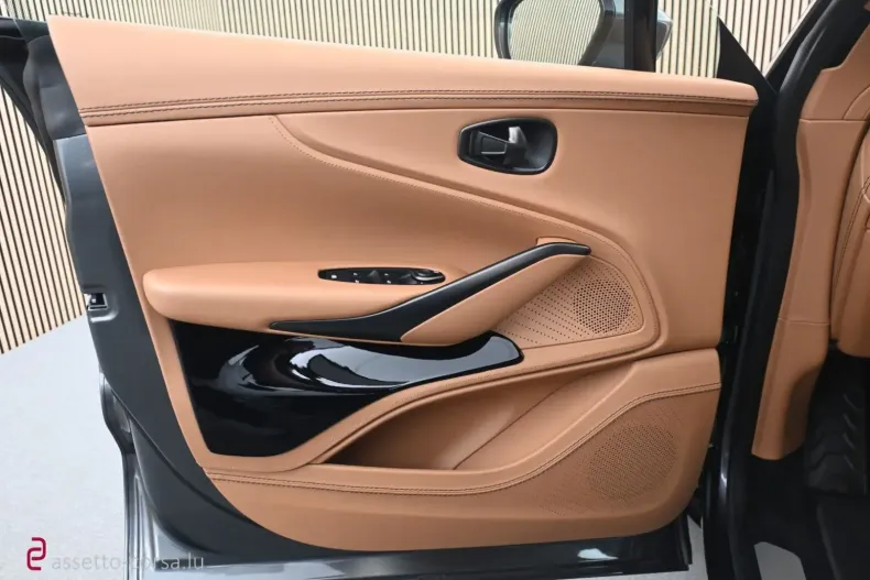 Aston Martin DBX din 2022 cu 1.319 km - oferta AST140904 - foto 19