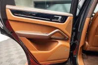 Porsche Cayenne din 2020 cu 63.611 km - oferta POR140907 - foto 24