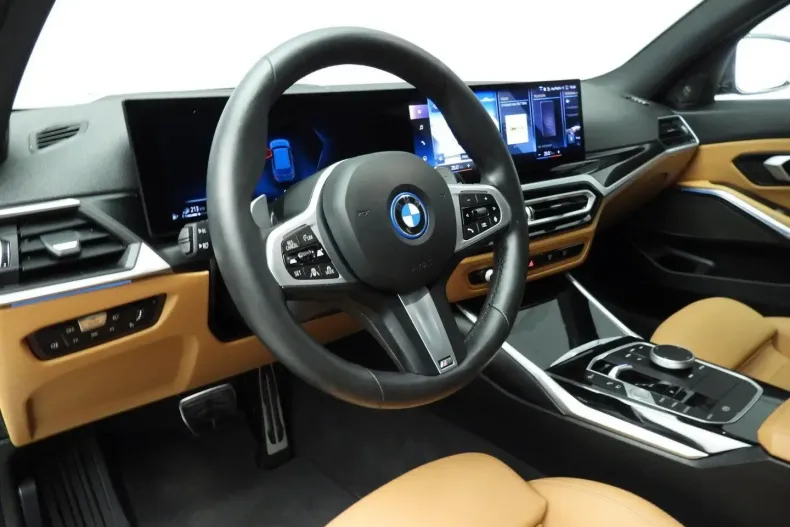 BMW 330 din 2024 cu 15.000 km - oferta BMW140938 - foto 6