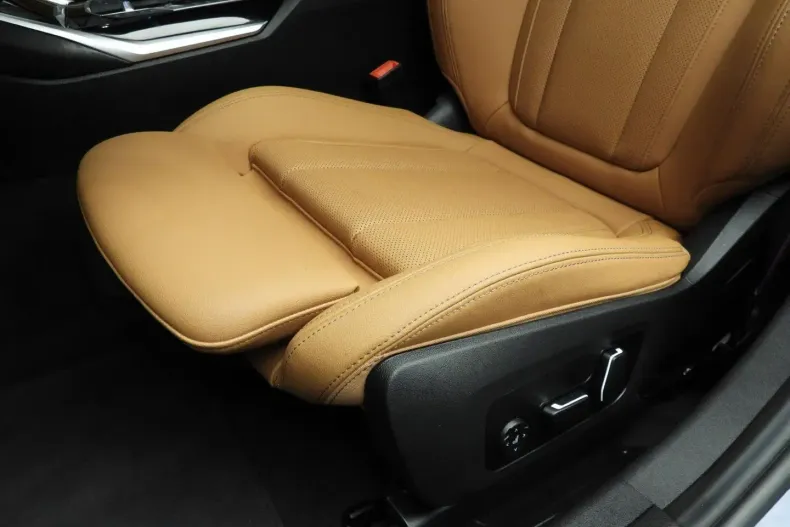 BMW 330 din 2024 cu 15.000 km - oferta BMW140938 - foto 20