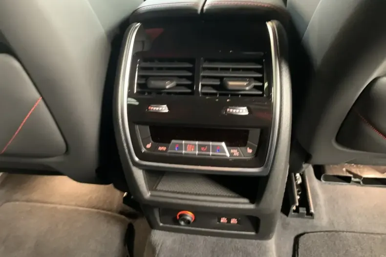 BMW XM din 2024 cu 11.068 km - oferta BMW140984 - foto 7