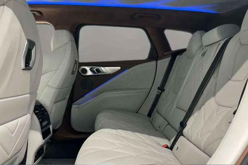 BMW XM din 2024 cu 13.718 km - oferta BMW140991 - foto 6