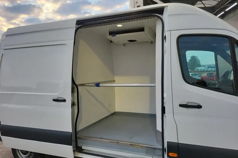 Mercedes-Benz Sprinter din 2023 cu 125.519 km - oferta MER141024 - foto 3