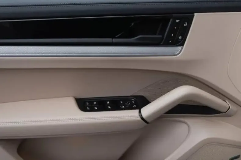 Porsche Cayenne din 2023 cu 17.600 km - oferta POR141026 - foto 17