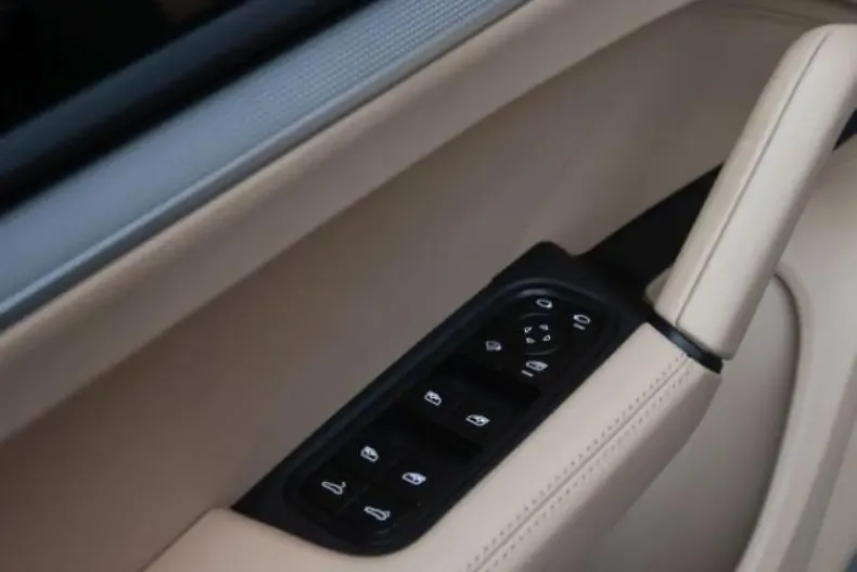 Porsche Cayenne din 2023 cu 17.600 km - oferta POR141026 - foto 21