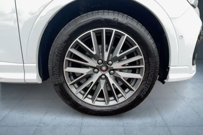 Audi Q3 din 2024 cu 14.100 km - oferta AUD141032 - foto 5