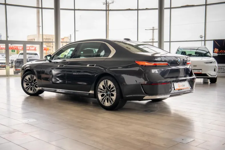 BMW 740 din 2024 cu 43.300 km - oferta BMW141055 - foto 8