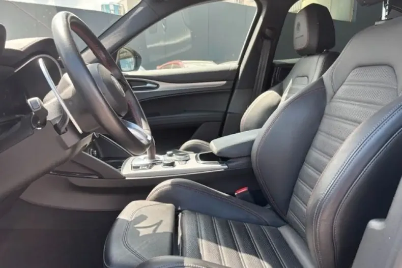 Alfa Romeo Stelvio din 2023 cu 20.600 km - oferta ALF141059 - foto 6