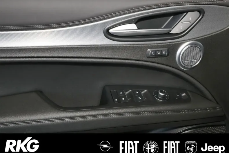 Alfa Romeo Stelvio din 2024 cu 14.500 km - oferta ALF141061 - foto 13