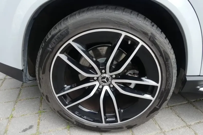 Mercedes-Benz GLE 400 din 2023 cu 32.948 km - oferta MER141062 - foto 3