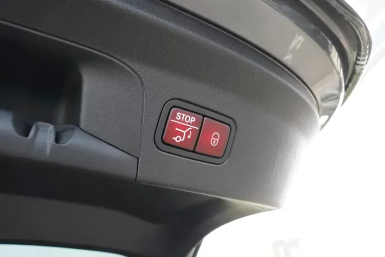 Mercedes-Benz GLE 400 din 2023 cu 15.900 km - oferta MER141076 - foto 3