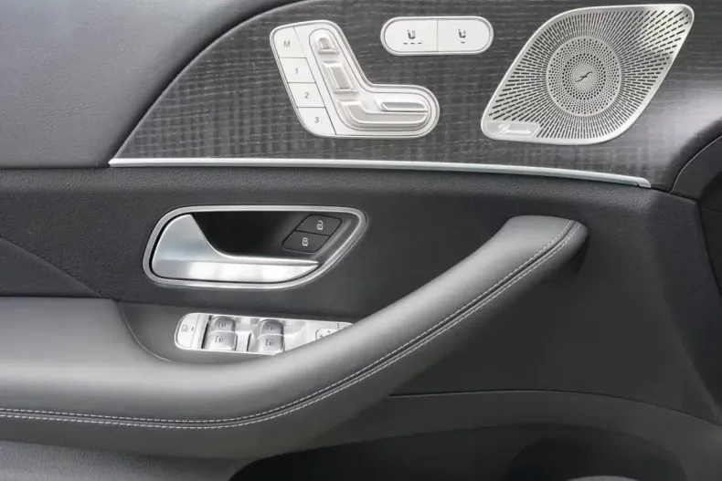 Mercedes-Benz GLE 400 din 2023 cu 15.900 km - oferta MER141076 - foto 12