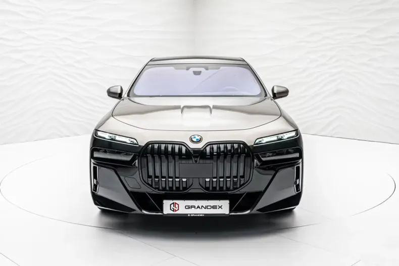 BMW 740 din 2025 cu 6.000 km - oferta BMW141081 - foto 2