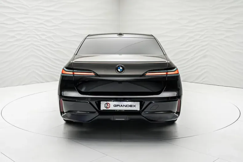 BMW 740 din 2025 cu 6.000 km - oferta BMW141081 - foto 4