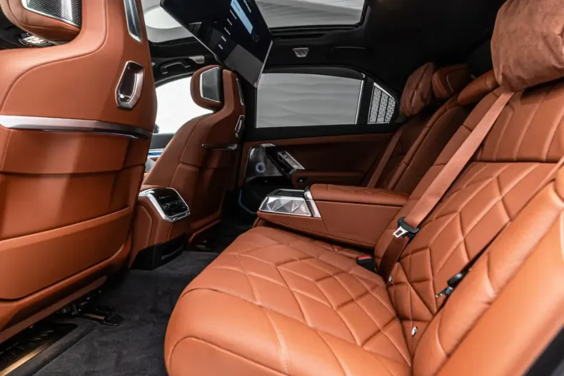 BMW 740 din 2025 cu 6.000 km - oferta BMW141081 - foto 17