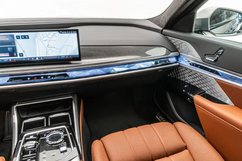 BMW 740 din 2025 cu 6.000 km - oferta BMW141081 - foto 35