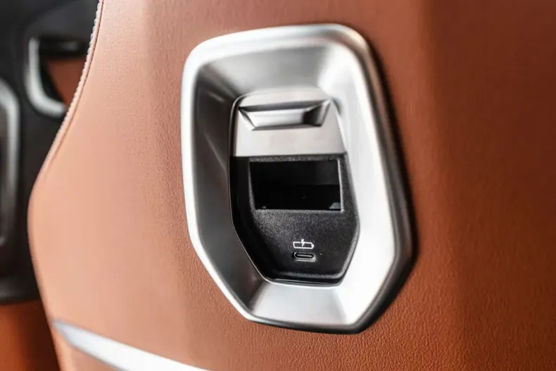 BMW 740 din 2025 cu 6.000 km - oferta BMW141081 - foto 36