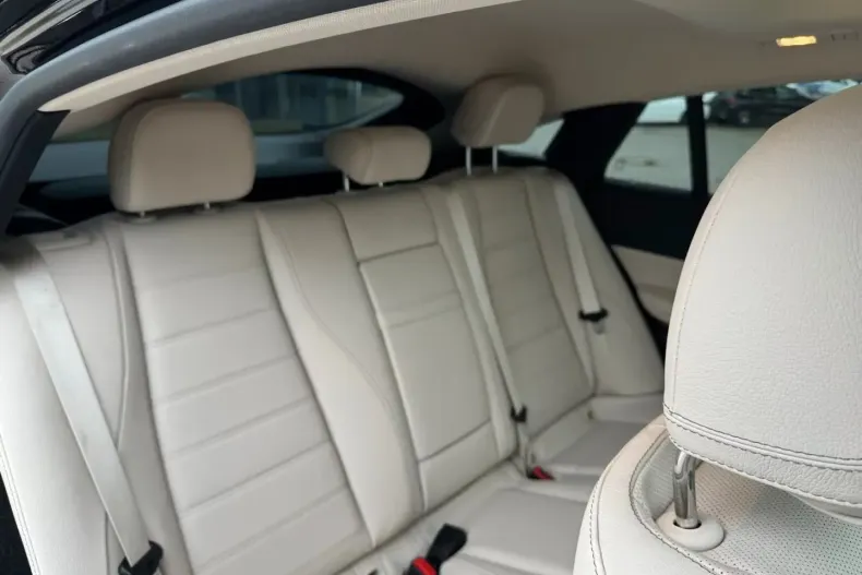 Mercedes-Benz GLE 400 din 2022 cu 76.744 km - oferta MER141086 - foto 8