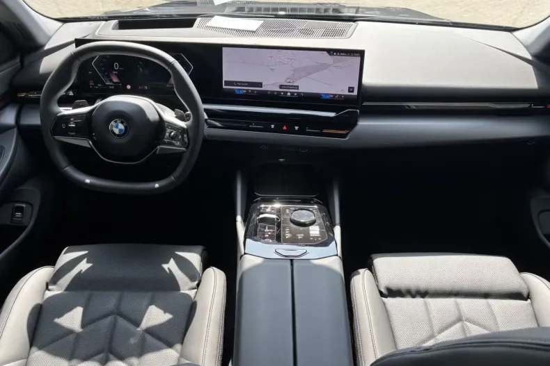 BMW 520 din 2024 cu 6.000 km - oferta BMW141104 - foto 8