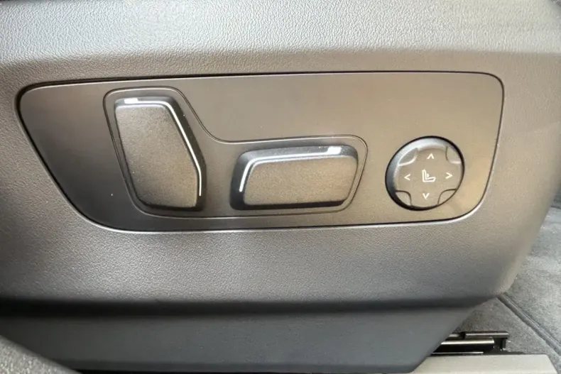 BMW 520 din 2024 cu 6.000 km - oferta BMW141104 - foto 21