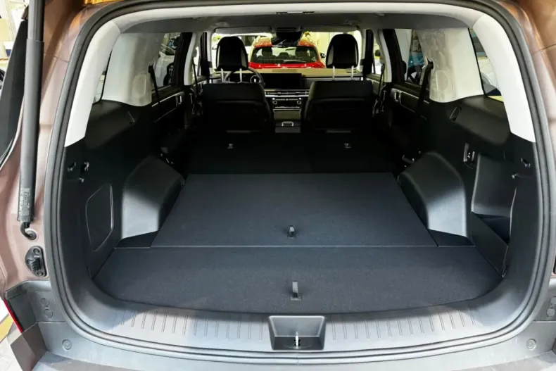 Hyundai SANTA FE din 2025 cu 30.000 km - oferta HYU141147 - foto 12